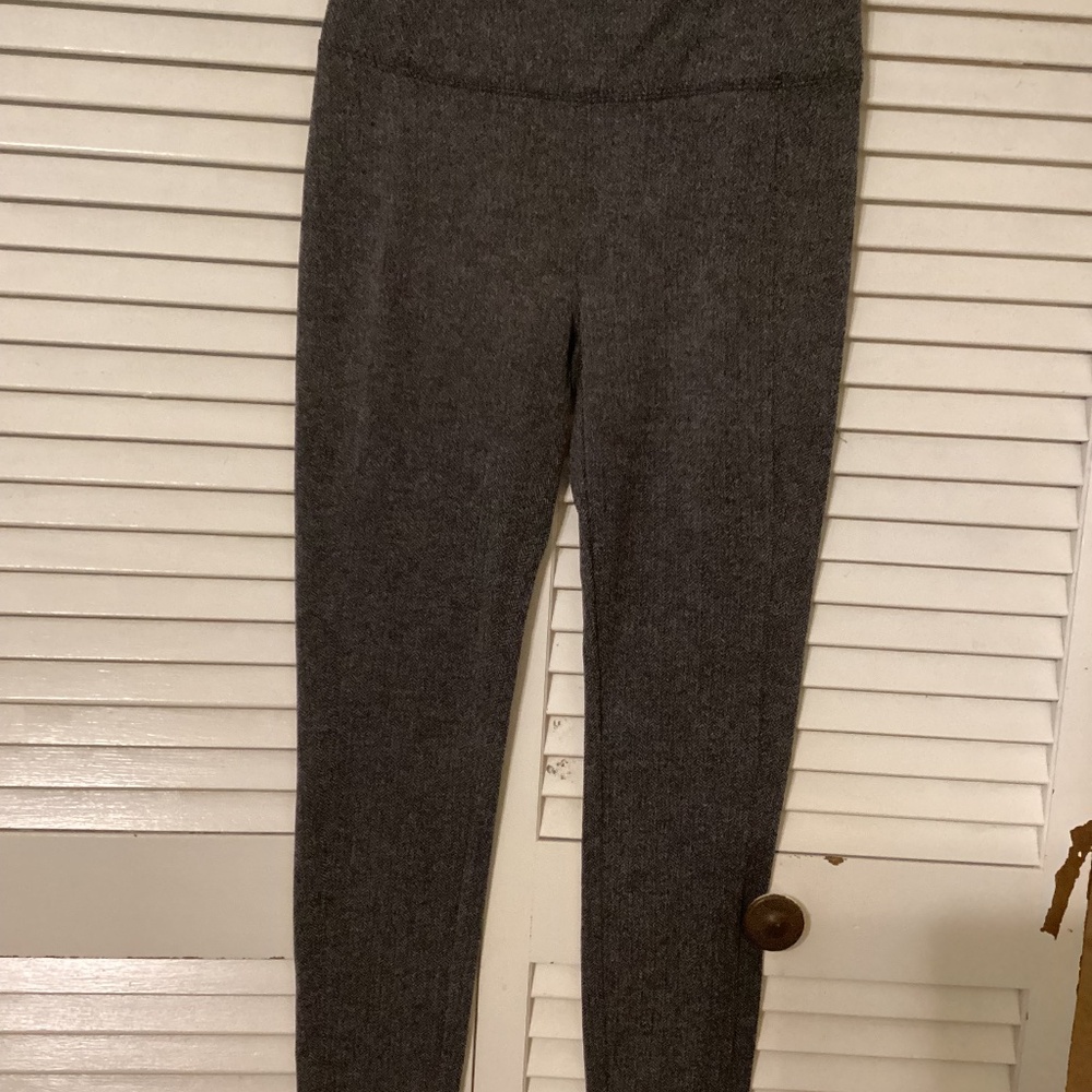 NWT Spring & Mercer textured leggings size small